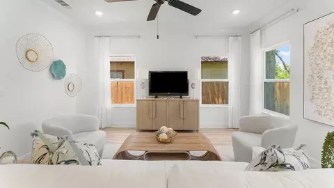 Living - 19 Crest Dr, Miramar Beach, FL 32550 photo 1 of 2