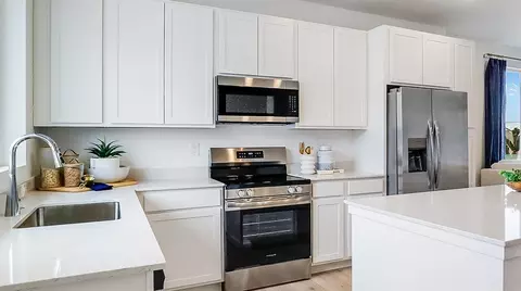 Kitchen - 16777 E Irwin Ave, Centennial, CO 80016 photo 2 of 3