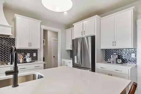 Kitchen - 24 Bramall Dr, Greer, SC 29651 photo 2 of 6