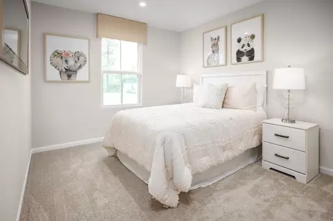 Bedroom - 102 Maple Grove St, Springfield, OH 45503 photo 4 of 6