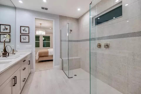 Bath - 11915 Starbright Dr, Venice, FL 34293 photo 2 of 3