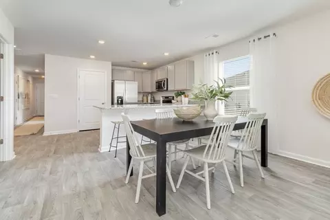 Dining - 2083 E Paces Trl, Darlington, SC 29532 photo 2 of 2