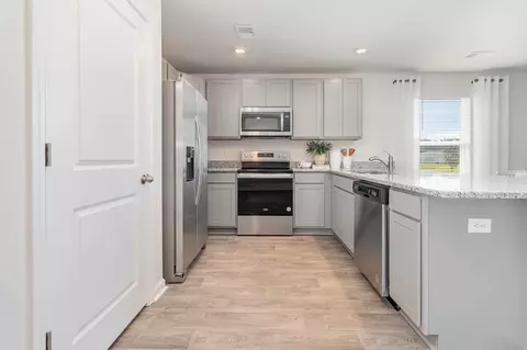 Kitchen - 2083 E Paces Trl, Darlington, SC 29532 photo 1 of 6