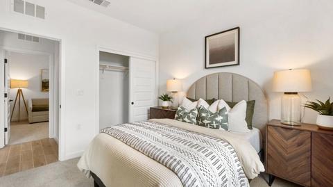 Bedroom - 8745 Sunrise Ave, Shafter, CA 93263 photo 4 of 5