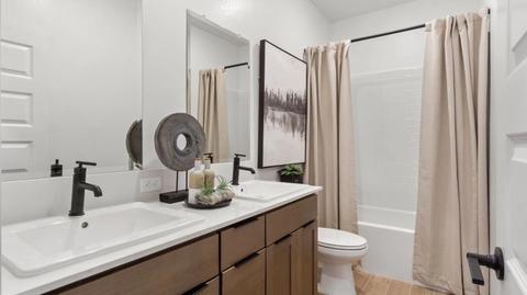 Bath - 8745 Sunrise Ave, Shafter, CA 93263 photo 3 of 5