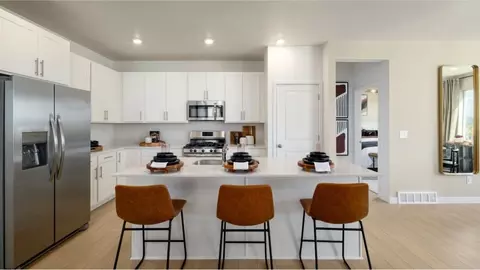 Kitchen - 1582 E Starling Ln, Eagle Mountain, UT 84005 photo 4 of 8