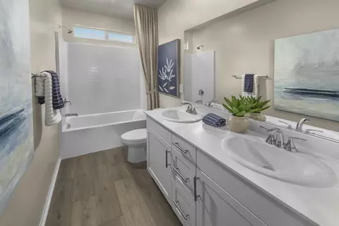 Bath - 11467 Sheehan Ln, Beaumont, CA 92223 photo 2 of 2