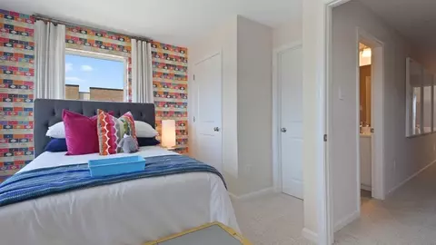 Bedroom - 1800 E Chase St, Baltimore, MD 21213 photo 6 of 6