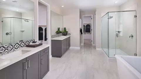 Bath - 5565 Mellano Way, Oceanside, CA 92057 photo 2 of 9