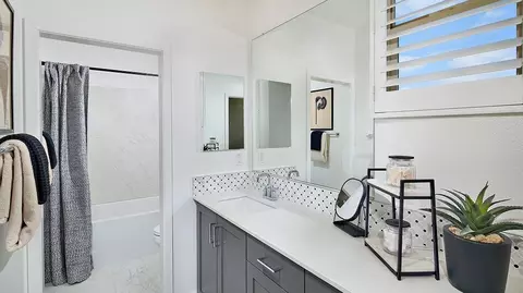 Bath - 5565 Mellano Way, Oceanside, CA 92057 photo 7 of 9
