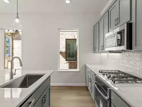 Kitchen - 1144 Concan Dr, Plano, TX 75075 photo 4 of 7