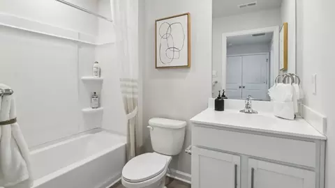 Bath - 245 Hermosa Dr, Egg Harbor Twp, NJ 08234 photo 2 of 5