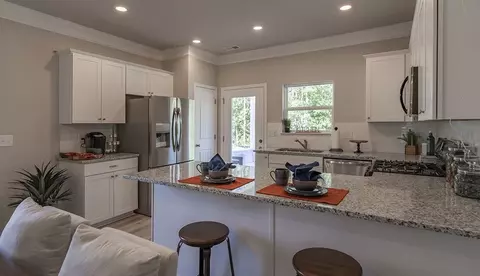 Kitchen - 100 Andros Dr, Dalton, GA 30721 photo 4 of 4