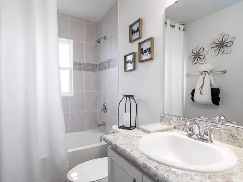 Bath - 5485 Buckeye Bend Dr, Saint Cloud, FL 34772 photo 3 of 5