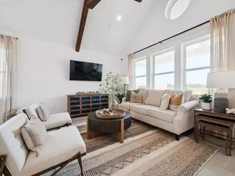 Living - 3006 Clapbread Ln, Rosenberg, TX 77471 photo 2 of 5