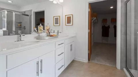 Bath - 468 Ensemble Way, Frederick, MD 21701 photo 3 of 13