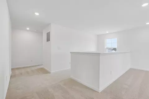 Entry Way - 1549 Pebble Beach Dr, Pendleton, IN 46064 photo 6 of 10