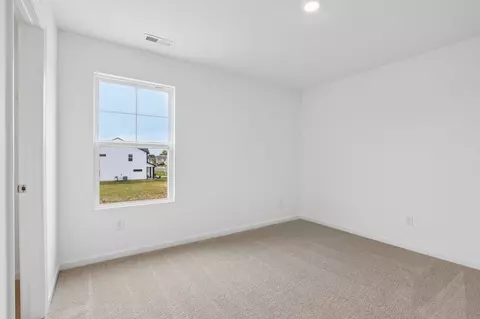 Bedroom - 1549 Pebble Beach Dr, Pendleton, IN 46064 photo 3 of 17