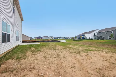 Exterior - 1549 Pebble Beach Dr, Pendleton, IN 46064 photo 6 of 9