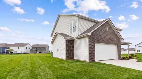 Exterior - 1549 Pebble Beach Dr, Pendleton, IN 46064 photo 4 of 9