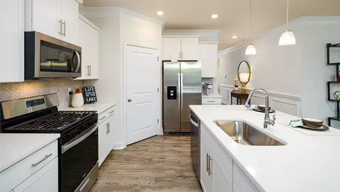 Kitchen - 28 Wheatfield Rd, Fletcher, NC 28732 photo 4 of 9