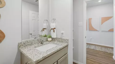 Bath - 10209 Neptune Ct, Waco, TX 76708 photo 6 of 7