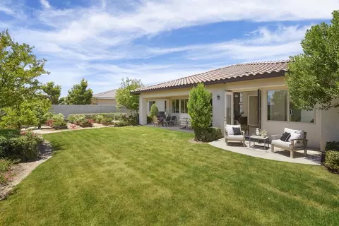Exterior - 3711 Pathway Ct, Bakersfield, CA 93311 photo 3 of 4