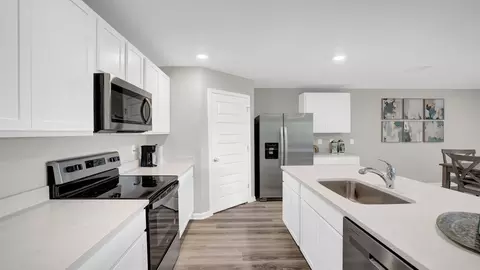 Kitchen - Hayward Loop, Foley, AL 36535 photo 2 of 8