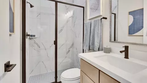 Bath - 931 Cherrystone Loop, Buda, TX 78610 photo 5 of 6