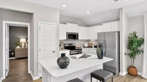 Kitchen - 435 Jemison Trails Dr, Jemison, AL 35085 photo 1 of 5