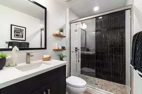 Bath - 176 E Fremont Ave, Sunnyvale, CA 94087 photo 1 of 2