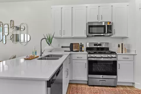 Kitchen - 5367 S Redondo Ave, Washington, UT 84780 photo 1 of 1