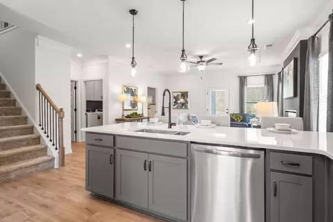 Kitchen - 301 Shantz Way, Byron, GA 31008 photo 6 of 7