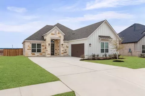 Exterior - 108 E Luna Blue Ln, Jarrell, TX 76537 photo 2 of 10