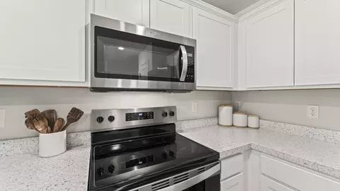 Kitchen - 106 Bancroft Cv, Jackson, TN 38305 photo 3 of 4