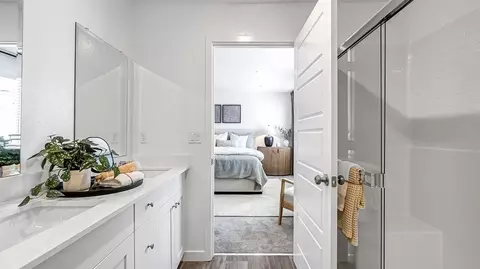 Bath - 8805 Ballingarry Ave, Bakersfield, CA 93311 photo 1 of 4