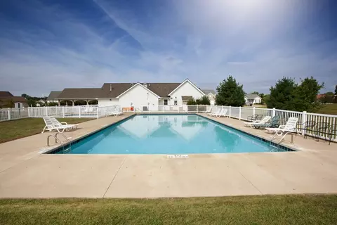 Exterior - 3222 Stoneleigh Rd NE, Canton, OH 44721 photo 3 of 6