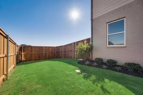 Exterior - 304 Oriole Ln, Celina, TX 75009 photo 9 of 13
