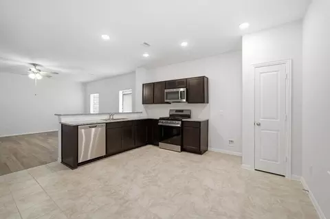 Kitchen - 14612 Ember Dr, Conroe, TX 77303 photo 2 of 7