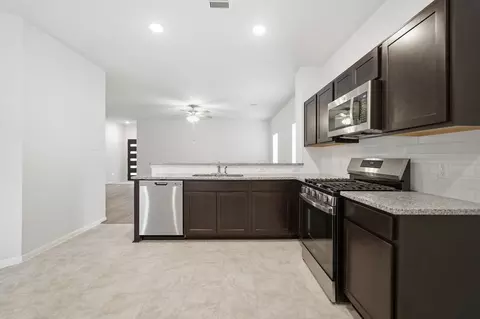 Kitchen - 14612 Ember Dr, Conroe, TX 77303 photo 3 of 7