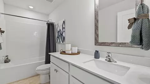 Bath - 608 Jules Ln, Moore, SC 29369 photo 7 of 10