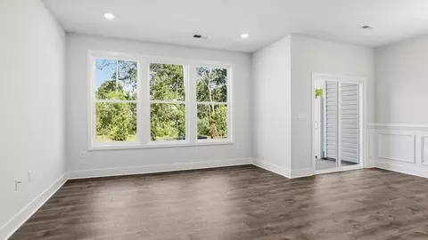 Living - 608 Jules Ln, Moore, SC 29369 photo 1 of 1