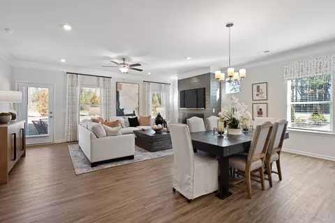 Dining - 208 Antiquity Cir, Perry, GA 31069 photo 4 of 9