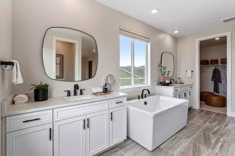 Bath - 6429 Juniper Dr, Thornton, CO 80602 photo 6 of 8