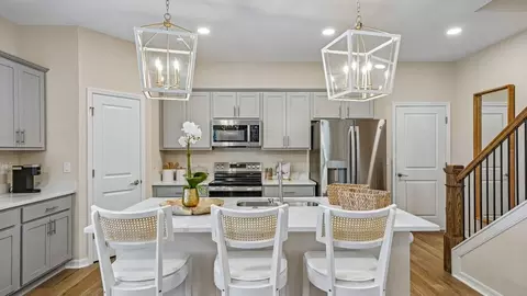 Kitchen - 611 Silver Stream Ct, Brandon, FL 33511 photo 8 of 10