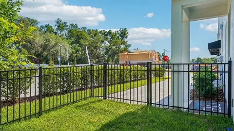Exterior - 611 Silver Stream Ct, Brandon, FL 33511 photo 5 of 12