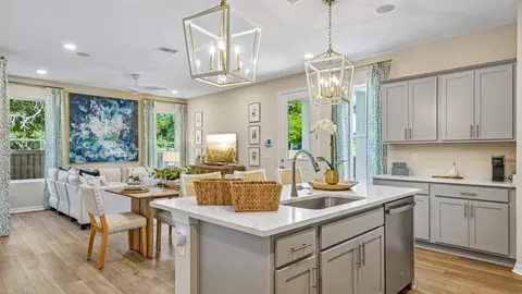 Kitchen - 611 Silver Stream Ct, Brandon, FL 33511 photo 10 of 10