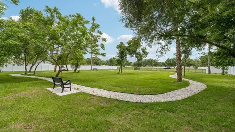 View/Area - 611 Silver Stream Ct, Brandon, FL 33511 photo 2 of 5