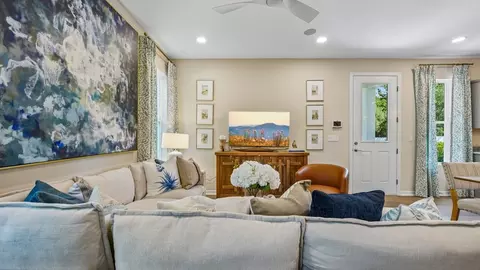 Living - 611 Silver Stream Ct, Brandon, FL 33511 photo 4 of 5