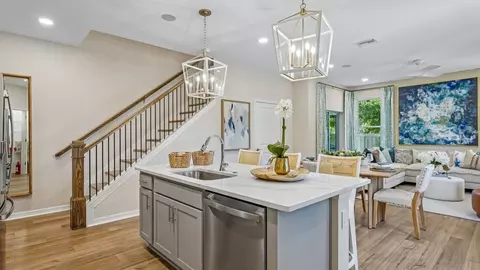 Kitchen - 611 Silver Stream Ct, Brandon, FL 33511 photo 9 of 10